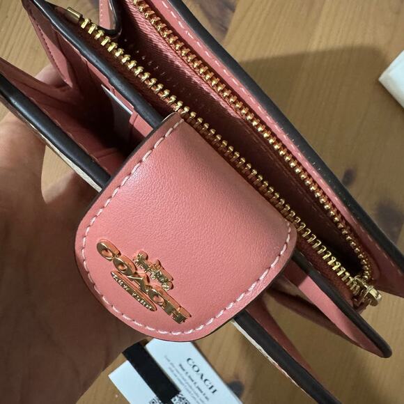 ❤️ Coach Medium Corner Zip Wallet In Signature Canvas With Floral Print - Picture 10 of 10